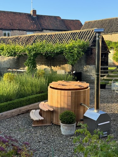 Scandi style wood hot tub - scandi,