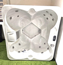 EX DEMO PALM SPAS VALUE 4 SEAT