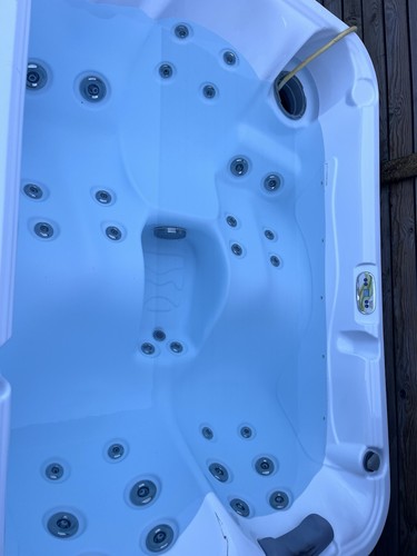 Used hot tub just - hot,